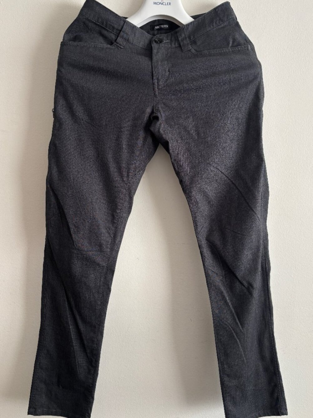 $195 Arc’teryx Grey A2B Commuter Pants- 28 - 29
